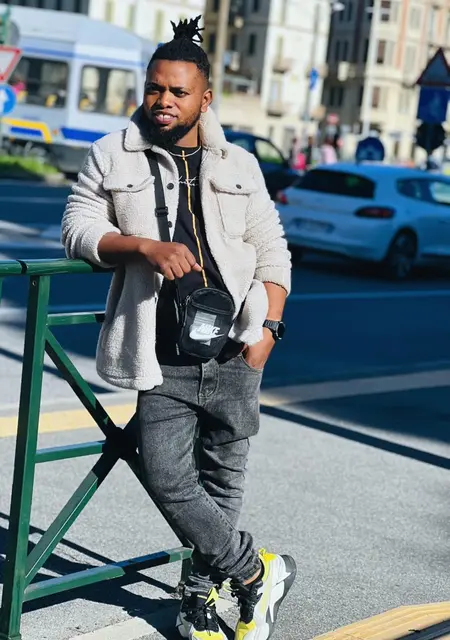 Sneak из Турина, мне 32, познакомлюсь для дружбы