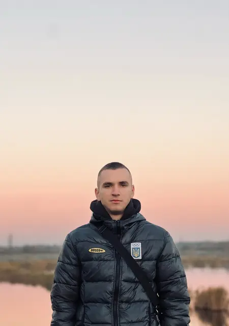 Андрей з Львова, мені 20 років, познайомлюсь на одну ніч