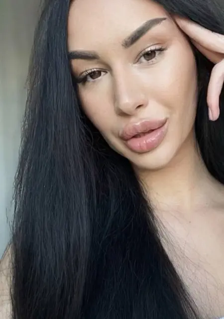 Я Киса, 21, из Киева, ищу знакомство для приятного времяпровождения