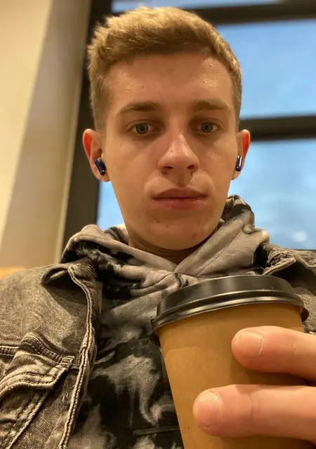 Андрій из Вроцлава, мне 22, познакомлюсь без обязательств