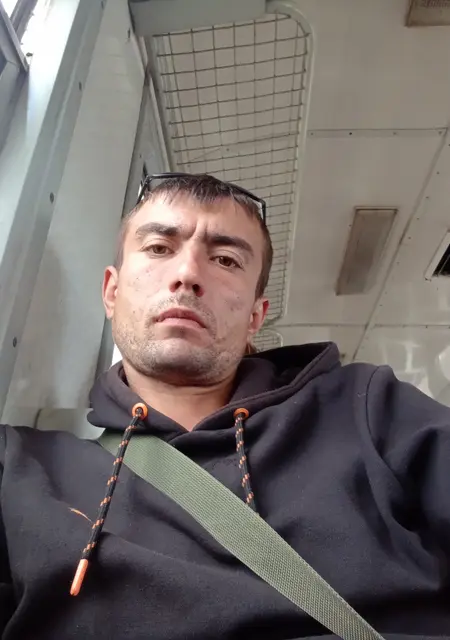 Я Максим, 34, знакомлюсь на одну ночь в Сумах