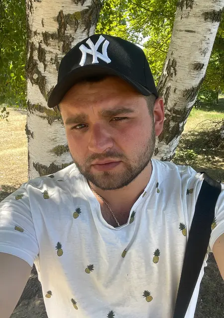 Я Мишаня, 28, знакомлюсь для постоянных отношений в Кишинёве