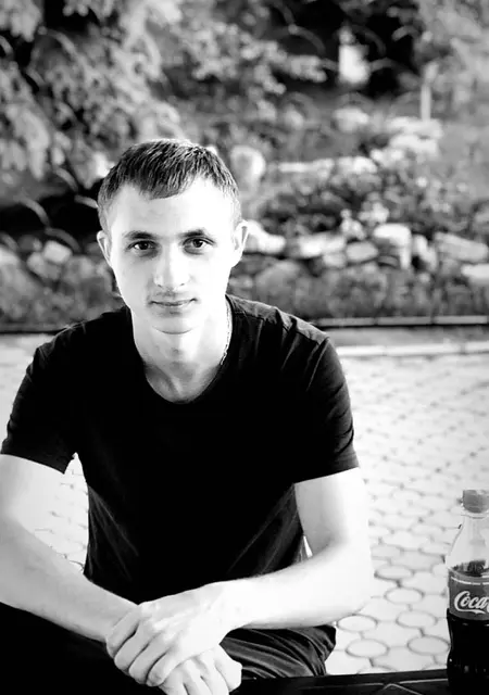 Дима из Мирнограда, ищу на сайте знакомства без обязательств