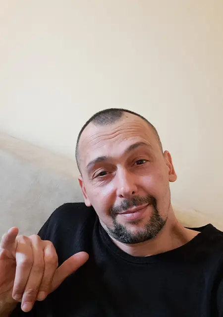 Денис из Львова, мне 44, познакомлюсь на одну ночь