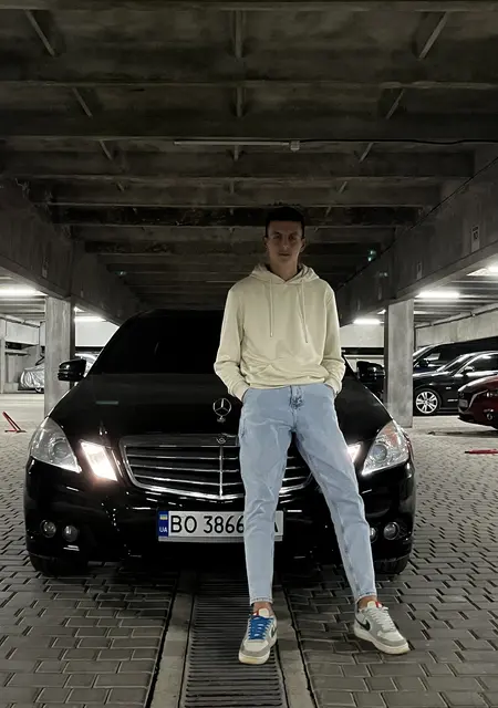 Я Назар, 20, из Ивано-Франковска, ищу знакомства без обязательств