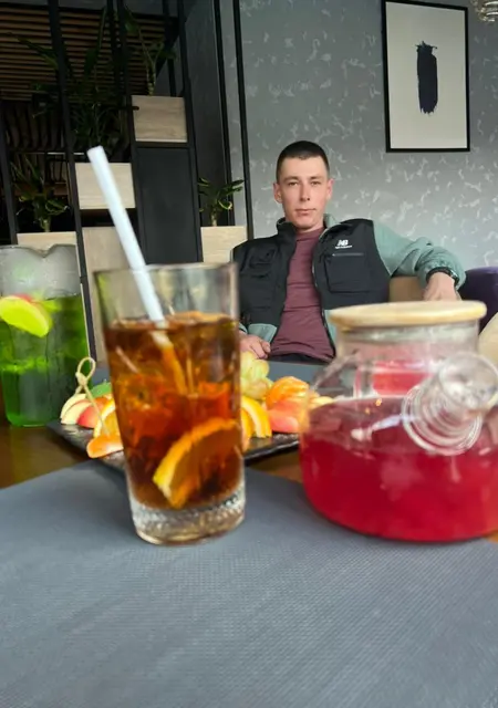 Я Артём, 28 років, знайомлюсь для приємного проведення часу у Мелітополі