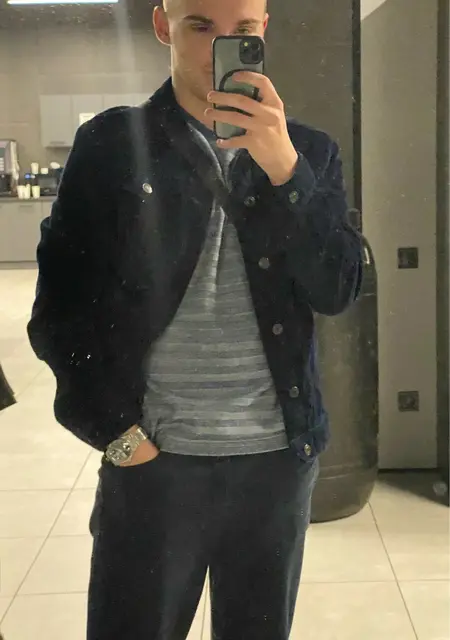 Максимка з Дніпра, мені 20 років, познайомлюсь для вірт