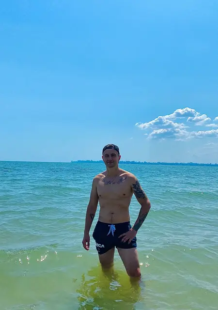 Олександр из Ровно, мне 28, познакомлюсь на одну ночь