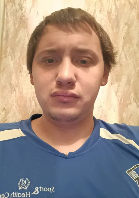 Я Сергей, 32, из Макеевки, ищу знакомство для приятного времяпровождения