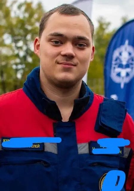 Я Nikita, 19, знакомлюсь для открытые отношения в Луганске