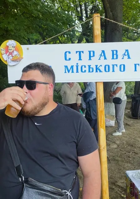 Влас из Киева, мне 29, познакомлюсь для общения