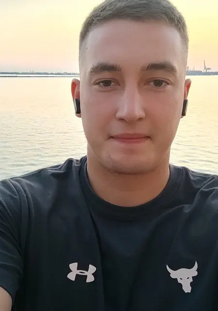 Я Артём, 24, знакомлюсь для приятного времяпровождения в Киеве