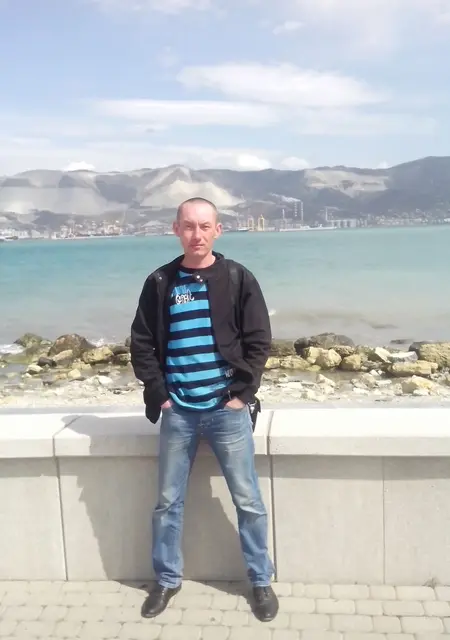 Александр з Новопскова, мені 45 років, познайомлюсь для постійних стосунків