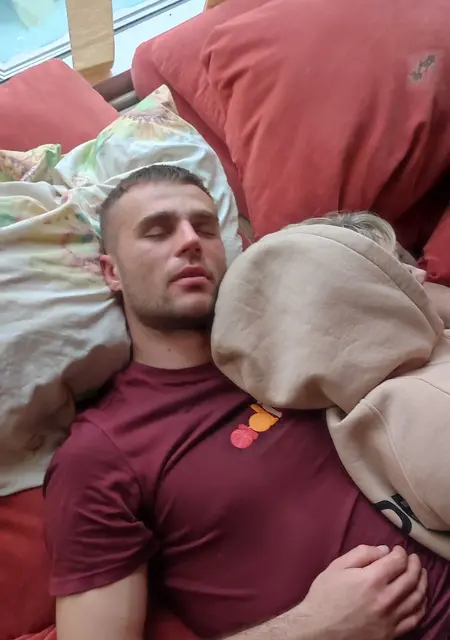 Я Стас, 31, из Новопскова, ищу знакомства на одну ночь