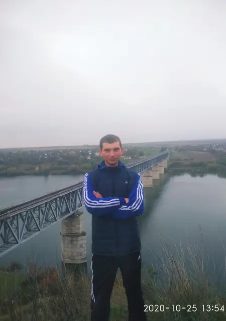 Я Олександр, 25 років з Кельменці, шукаю знайомство для постійних стосунків