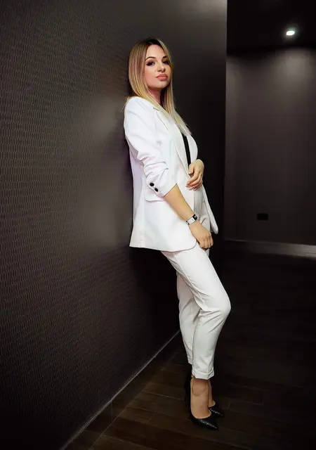 Вероника из Енакиева, мне 47, познакомлюсь для приятного времяпровождения