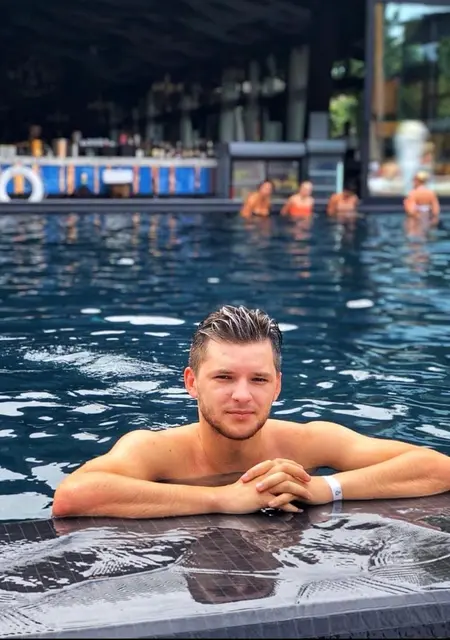 Андрей из Киева, мне 32, познакомлюсь для общения