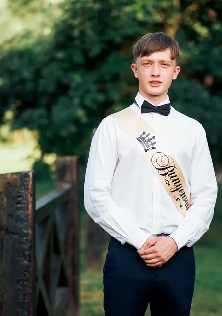 Я Кирило, 21 років з Києва, шукаю знайомства без зобов'язань