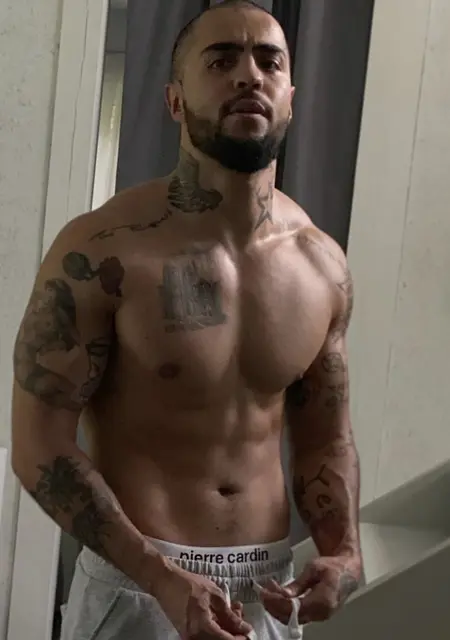 Alex из Полтавы, мне 25, познакомлюсь на одну ночь