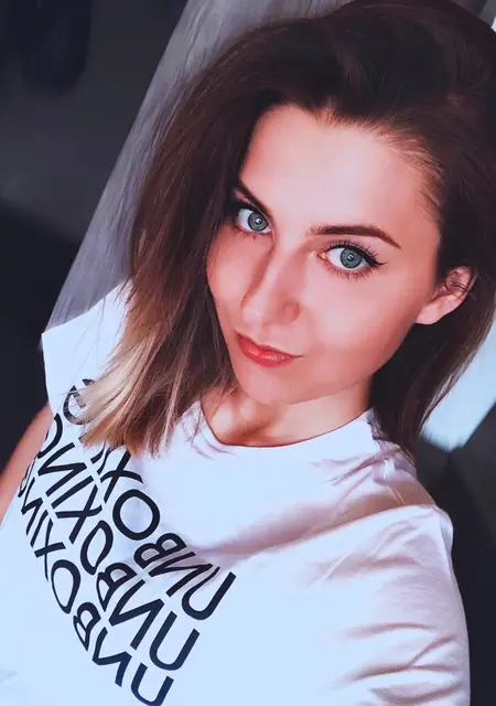 Вика из Мариуполя