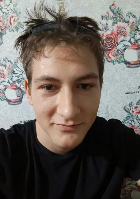 Я Андрей, 19, знакомлюсь без обязательств в Каменце-Подольском